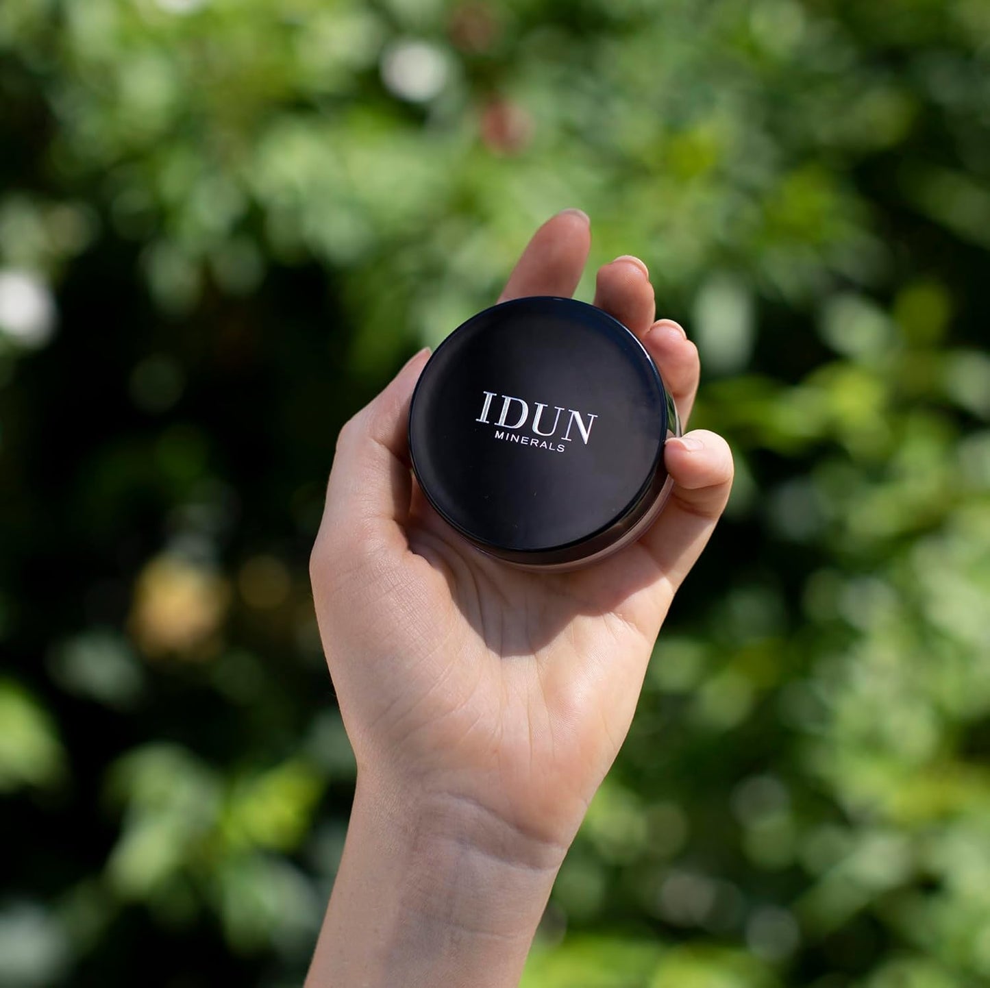 Mineral Powder Foundation - Longwear, Lightweight, Smooth Powder Formula - Blurring, Skin-Perfecting Finish - Vegan and Cruelty Free Formula - 020 Runa - 0.25 oz