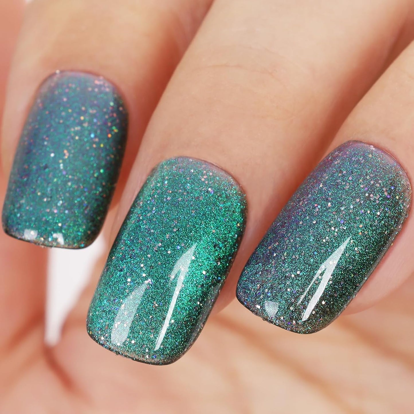 Aurora Green Cat Eye Gel Nail Polish,Iridescent Quicksand Galaxy Holographic Cateye Green Gel Polish with Magnet, Shimmer Velvet Soak Off Uv Led Home Diy Manicure GP0103